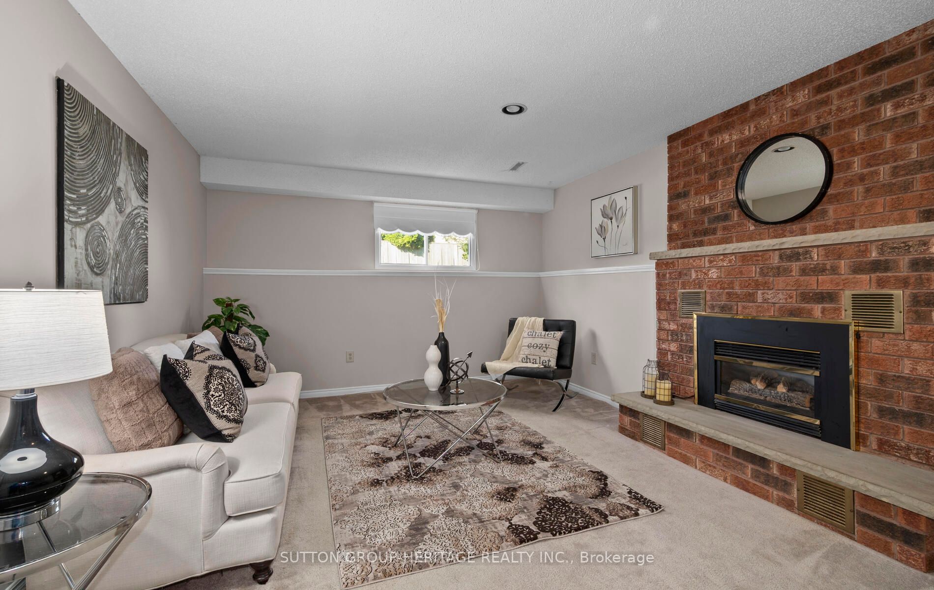 260 Glenabbey Dr