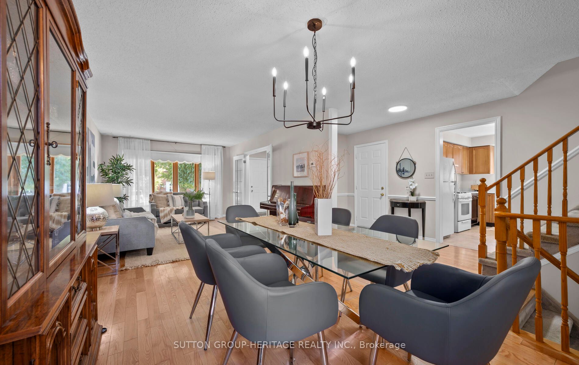 260 Glenabbey Dr