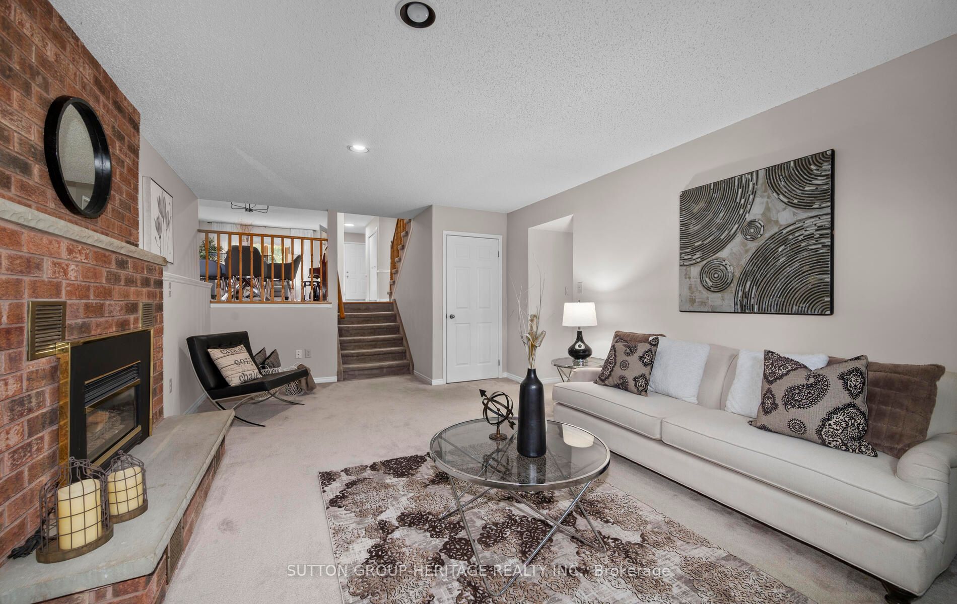 260 Glenabbey Dr