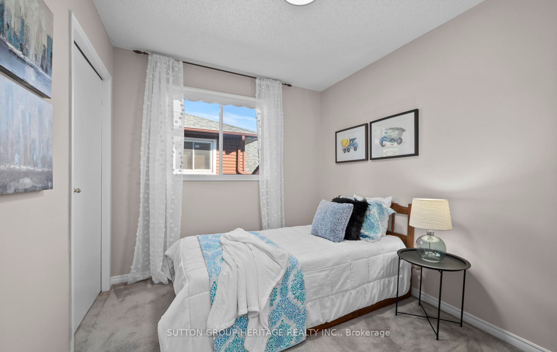 260 Glenabbey Dr