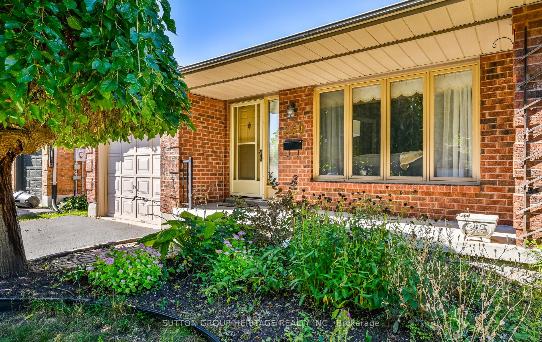 260 Glenabbey Dr