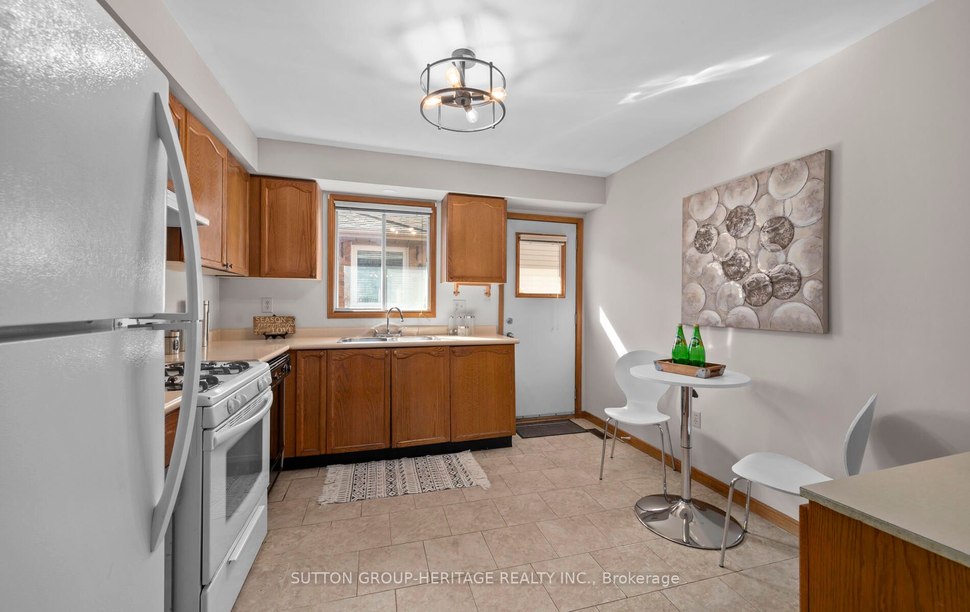 260 Glenabbey Dr
