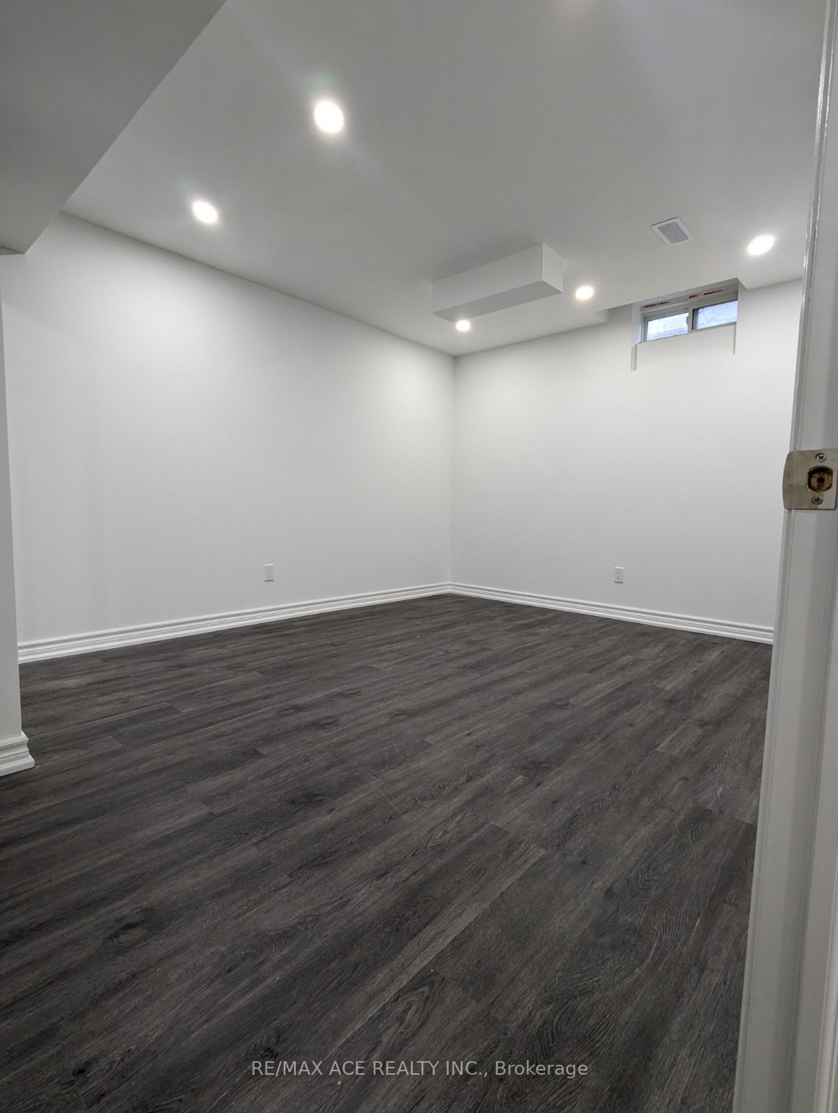 12 Formosa Ave E, #Bsmt