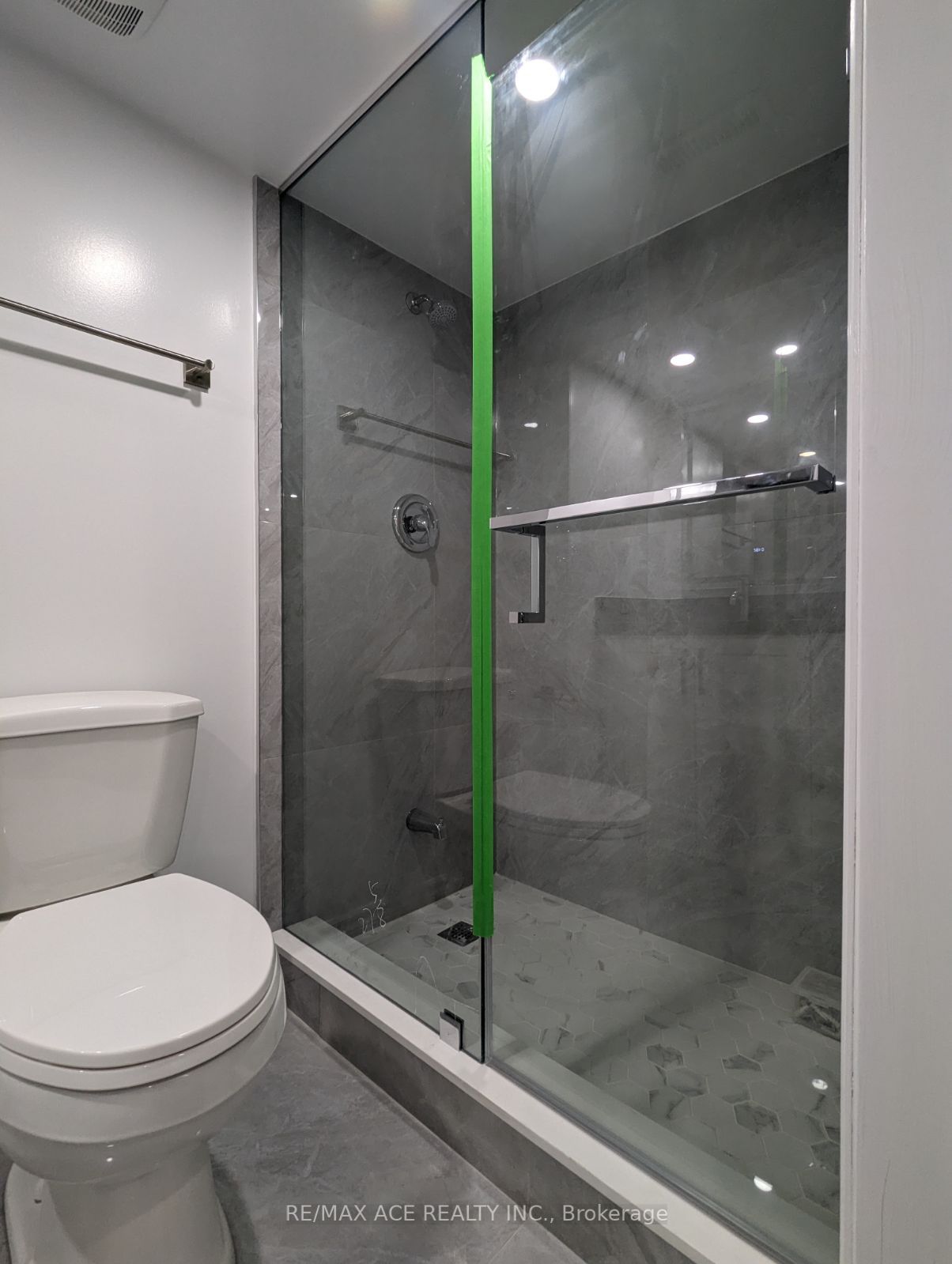 12 Formosa Ave E, #Bsmt
