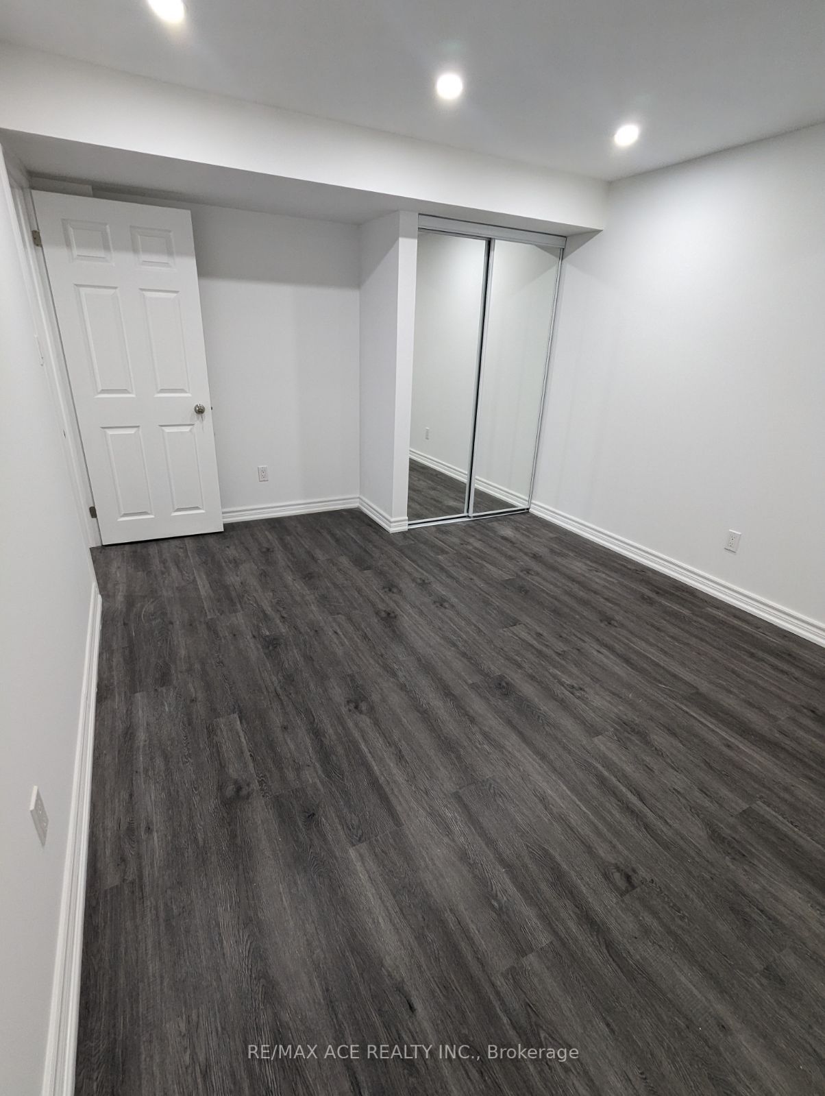 12 Formosa Ave E, #Bsmt