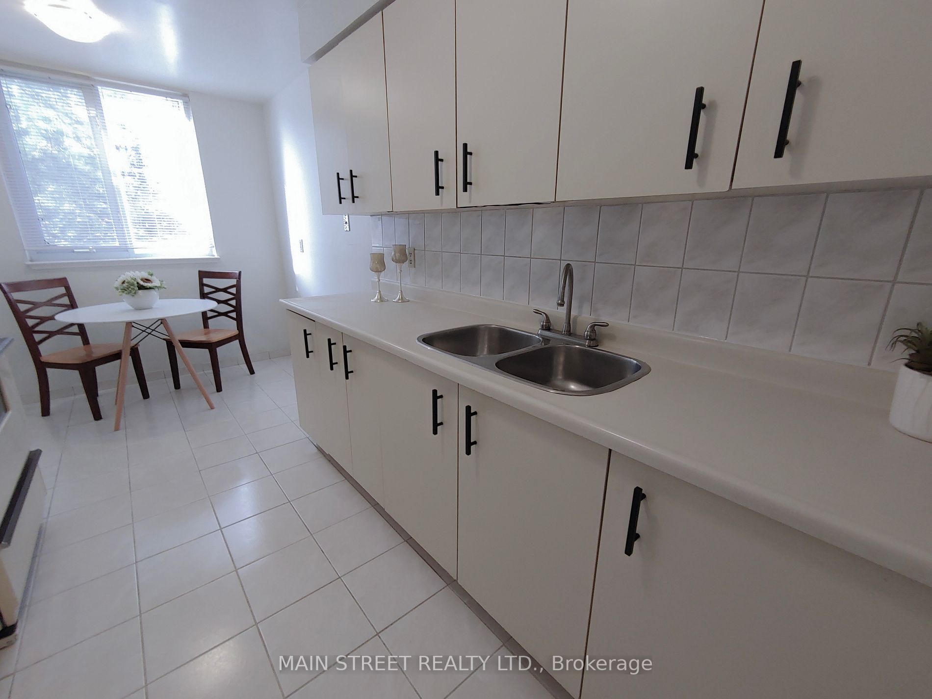 15 Sewells Rd, #302