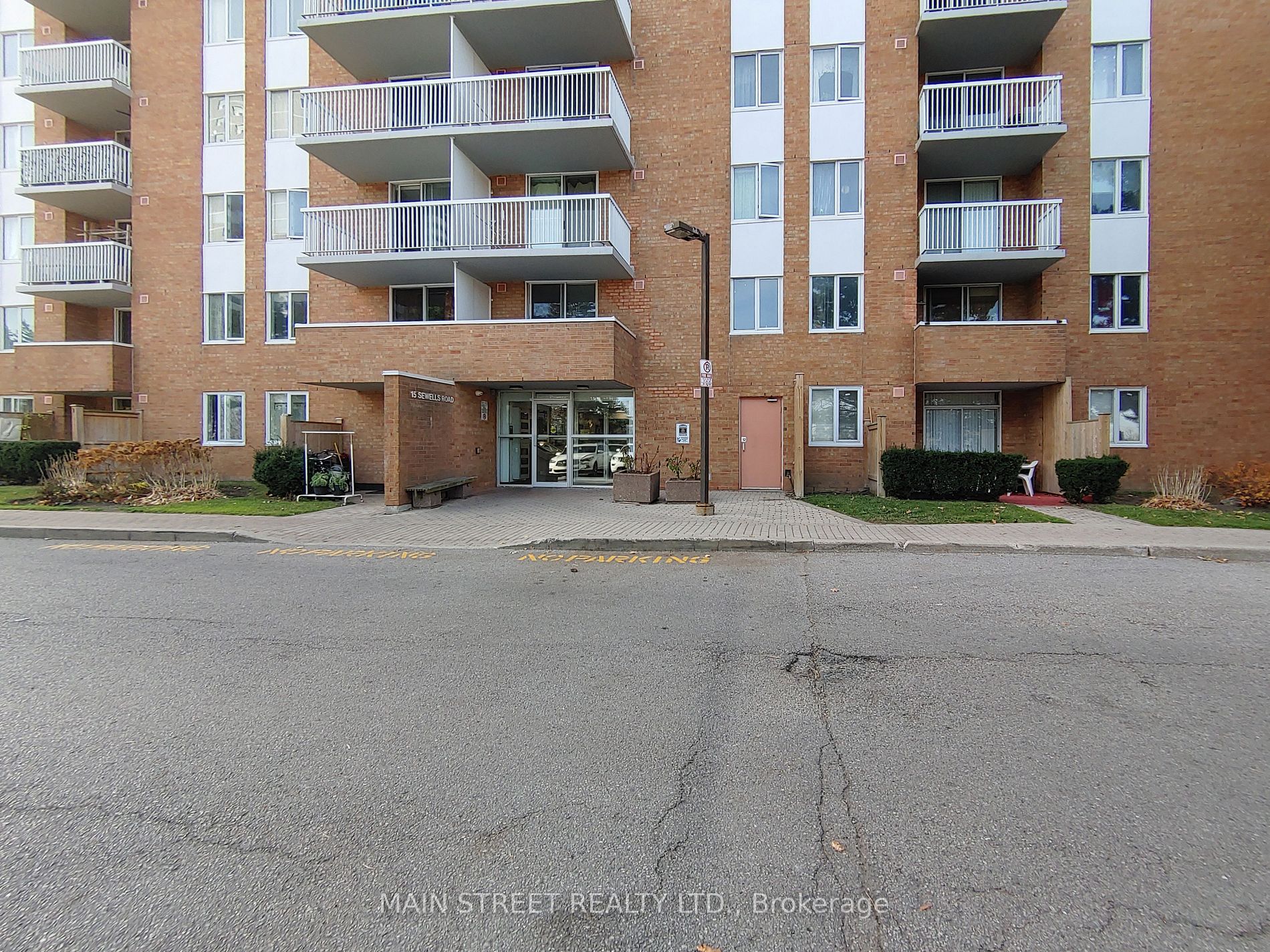 15 Sewells Rd, #302