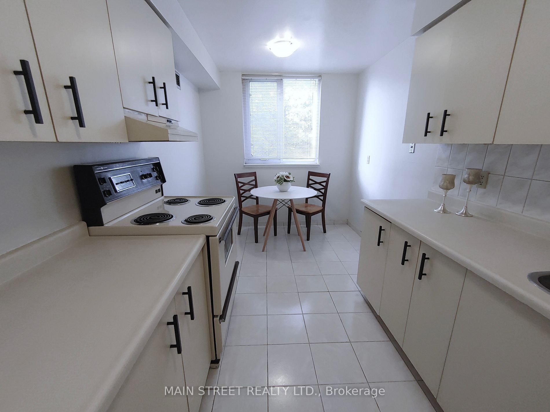 15 Sewells Rd, #302
