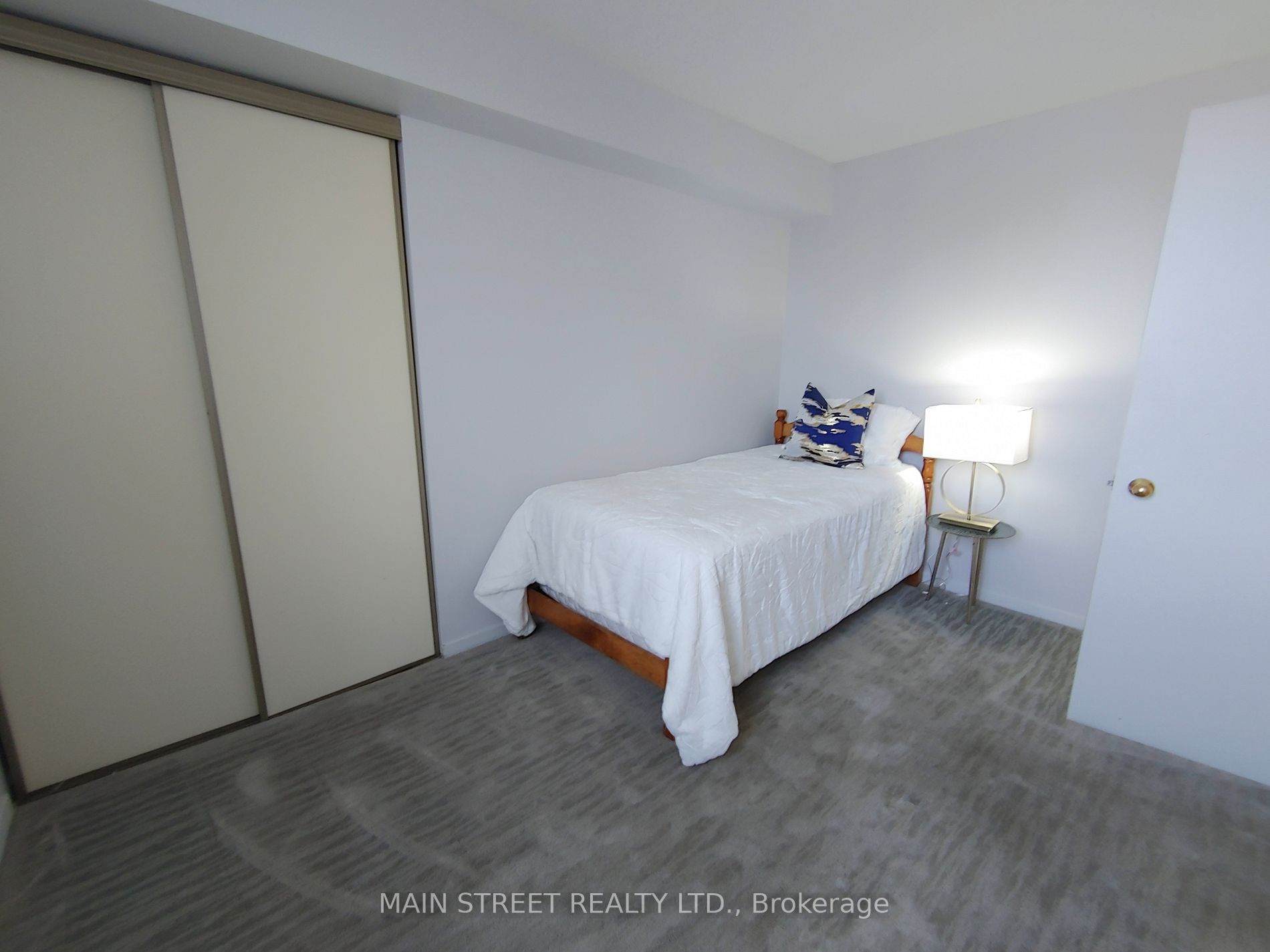 15 Sewells Rd, #302