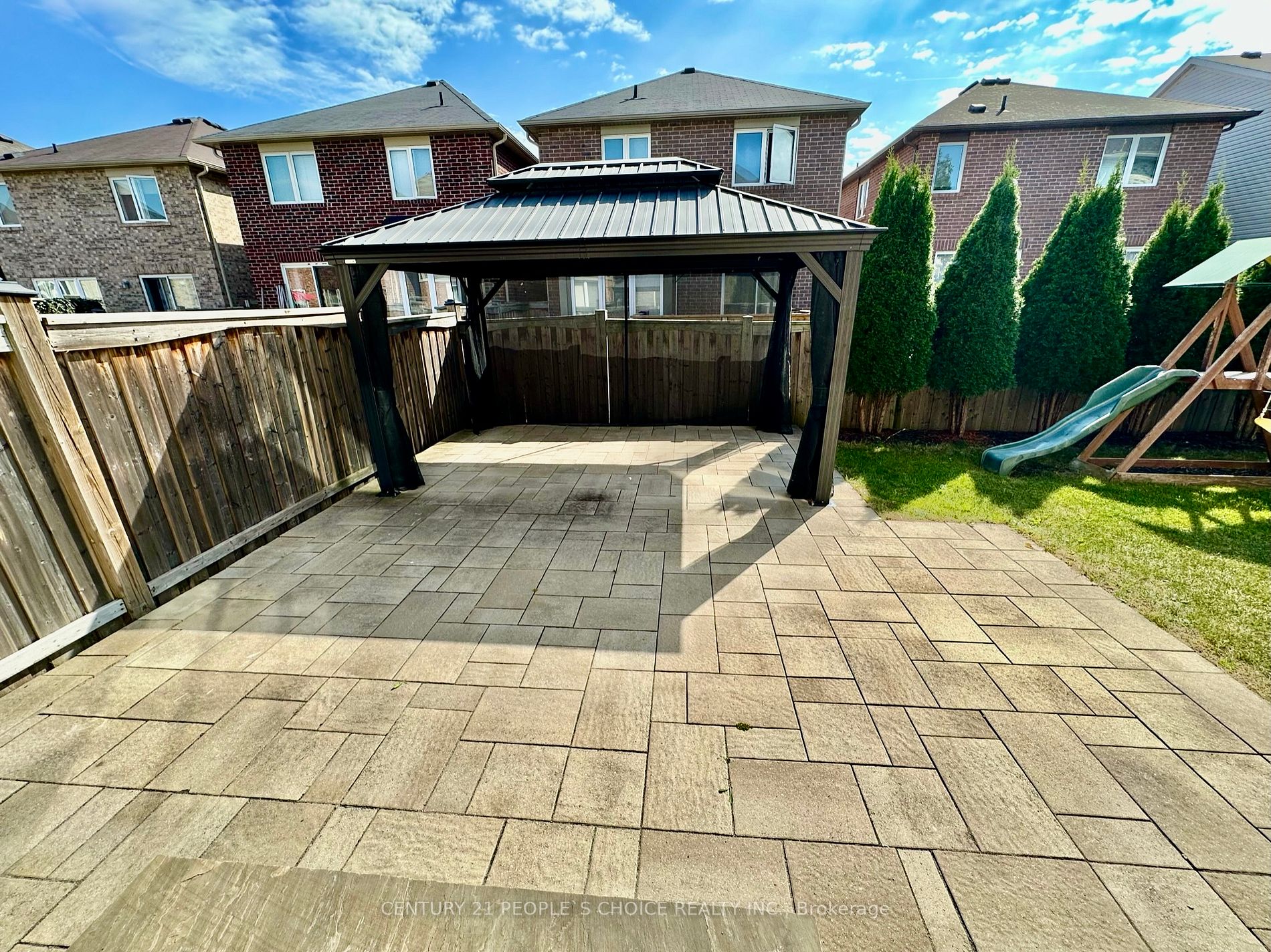 1821 Parkhurst Crescent