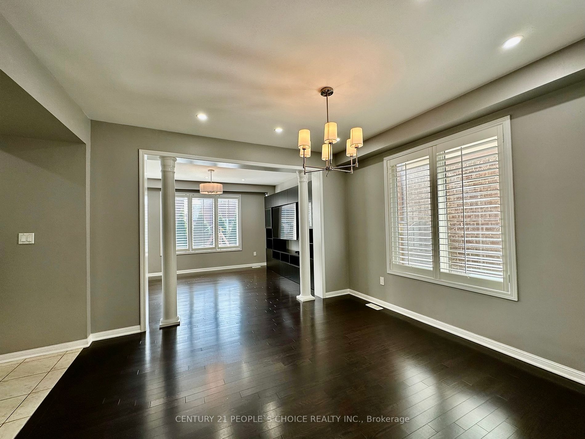 1821 Parkhurst Crescent