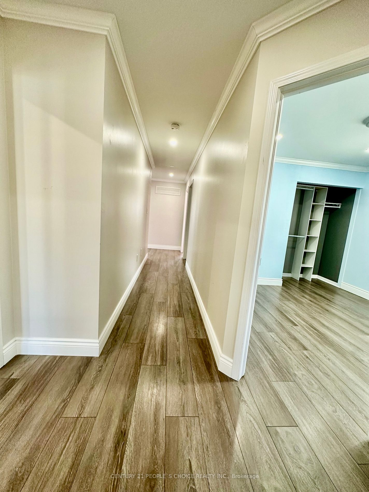 1821 Parkhurst Crescent