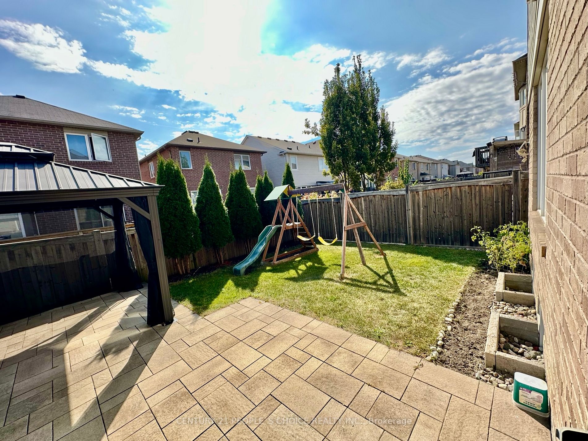 1821 Parkhurst Crescent