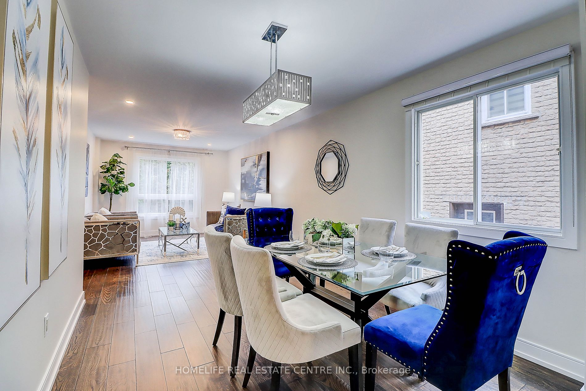 71 Hewitt Cres