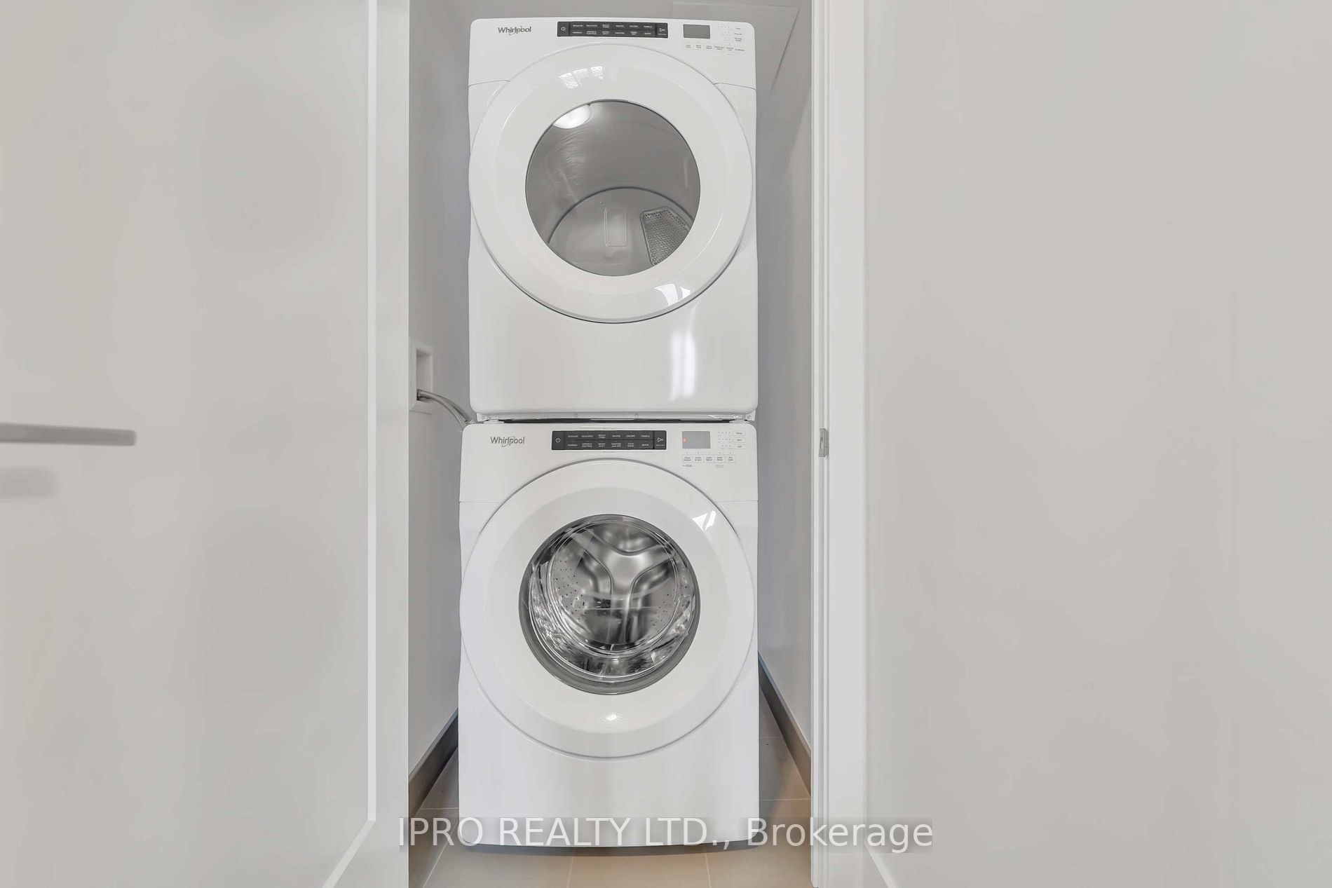 2550 Simcoe Street N, #1917