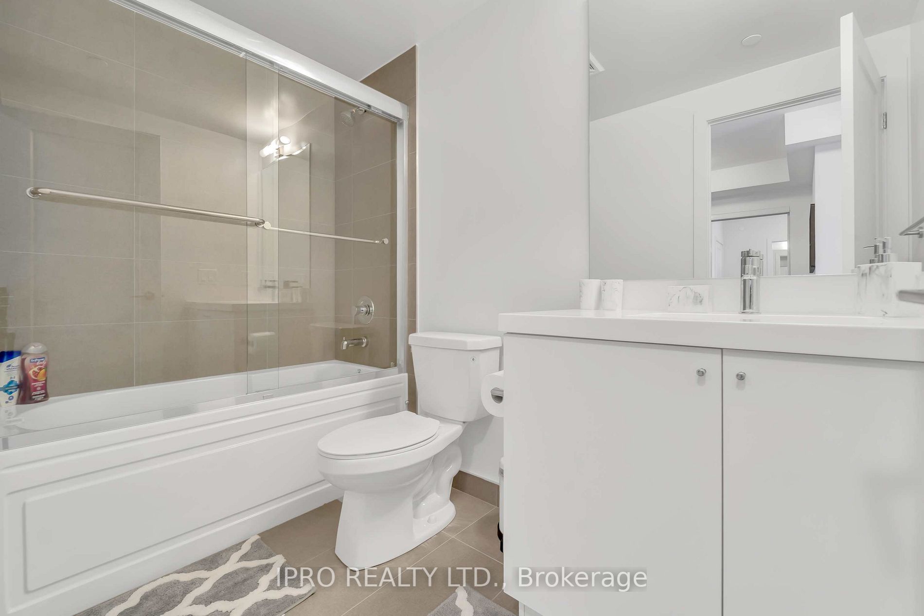 2550 Simcoe Street N, #1917