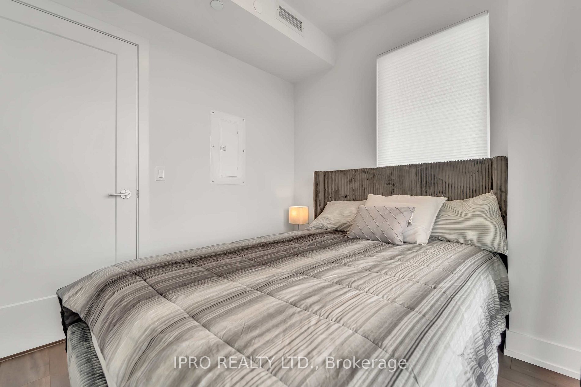 2550 Simcoe Street N, #1917