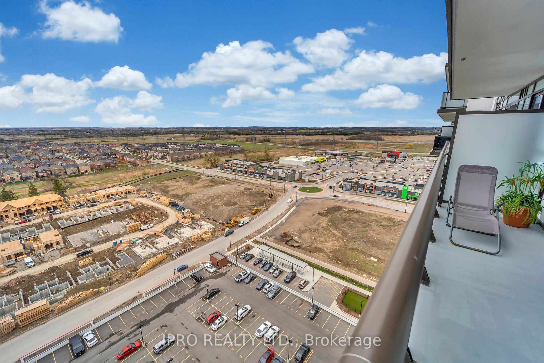 2550 Simcoe Street N, #1917