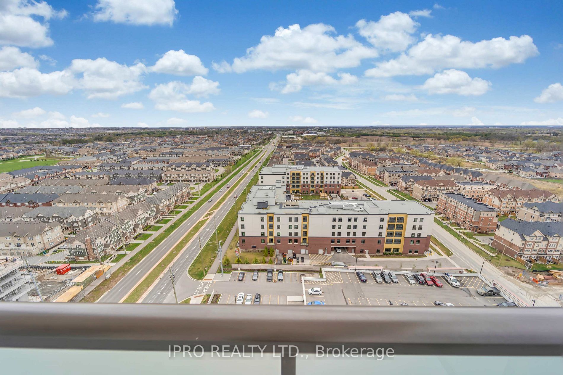 2550 Simcoe Street N, #1917