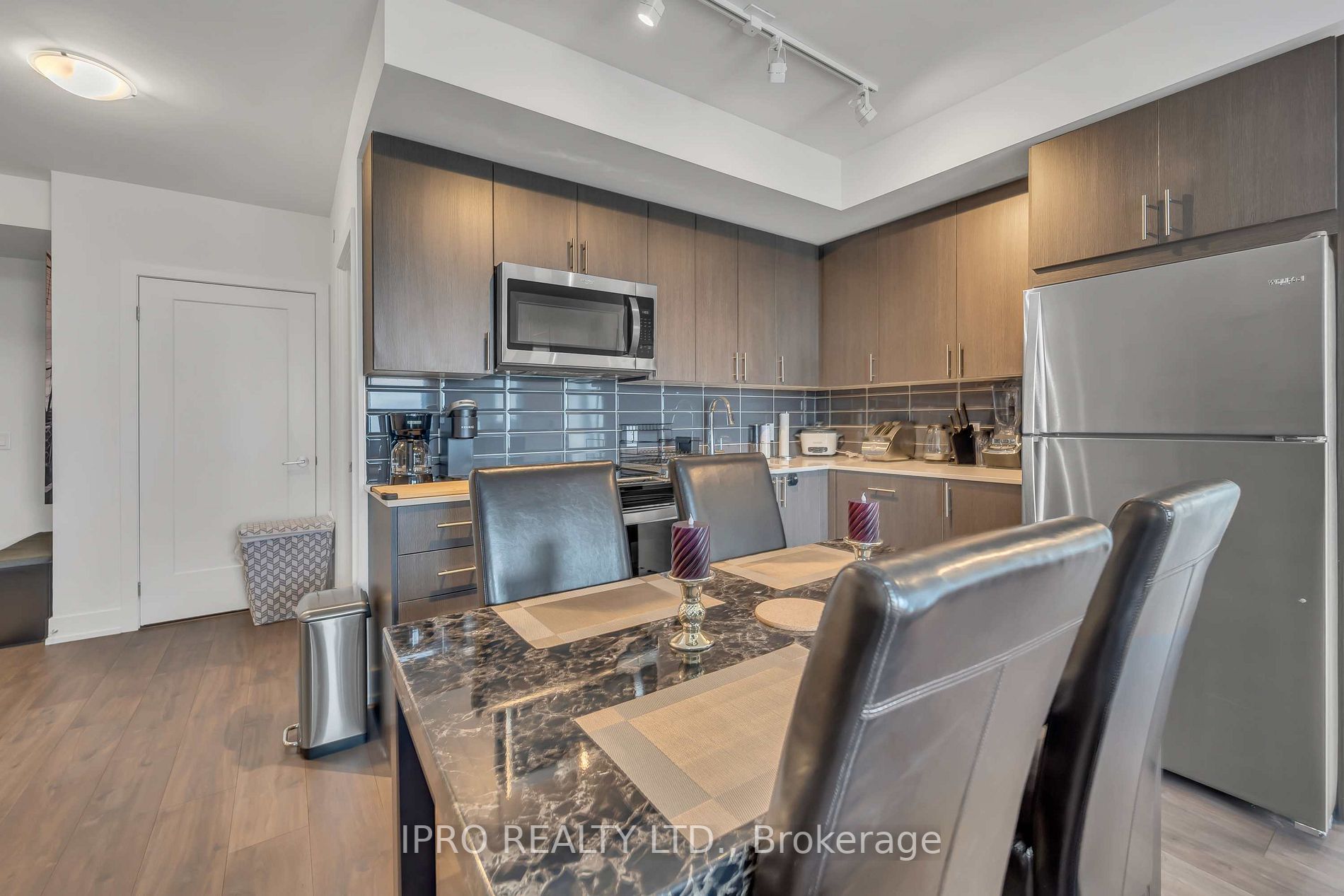 2550 Simcoe Street N, #1917