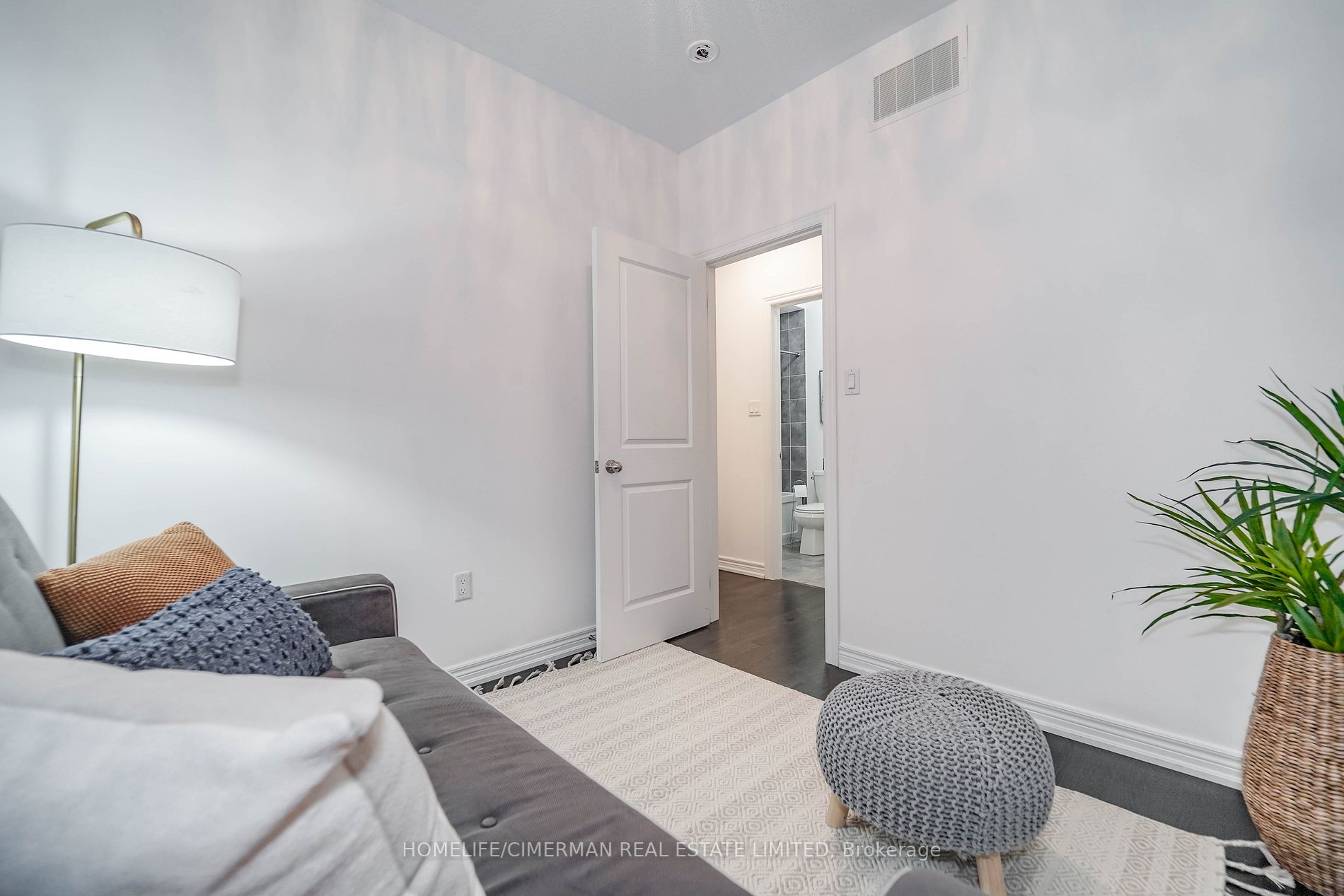 119 Fred Jackman Avenue