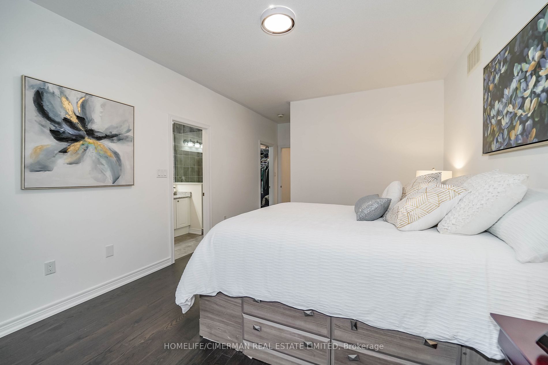 119 Fred Jackman Avenue