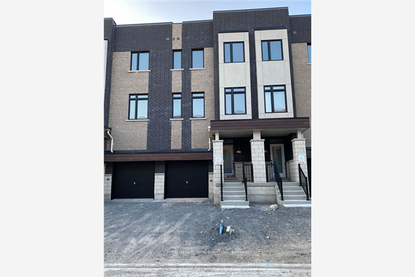 943 Kicking Horse Path, Oshawa