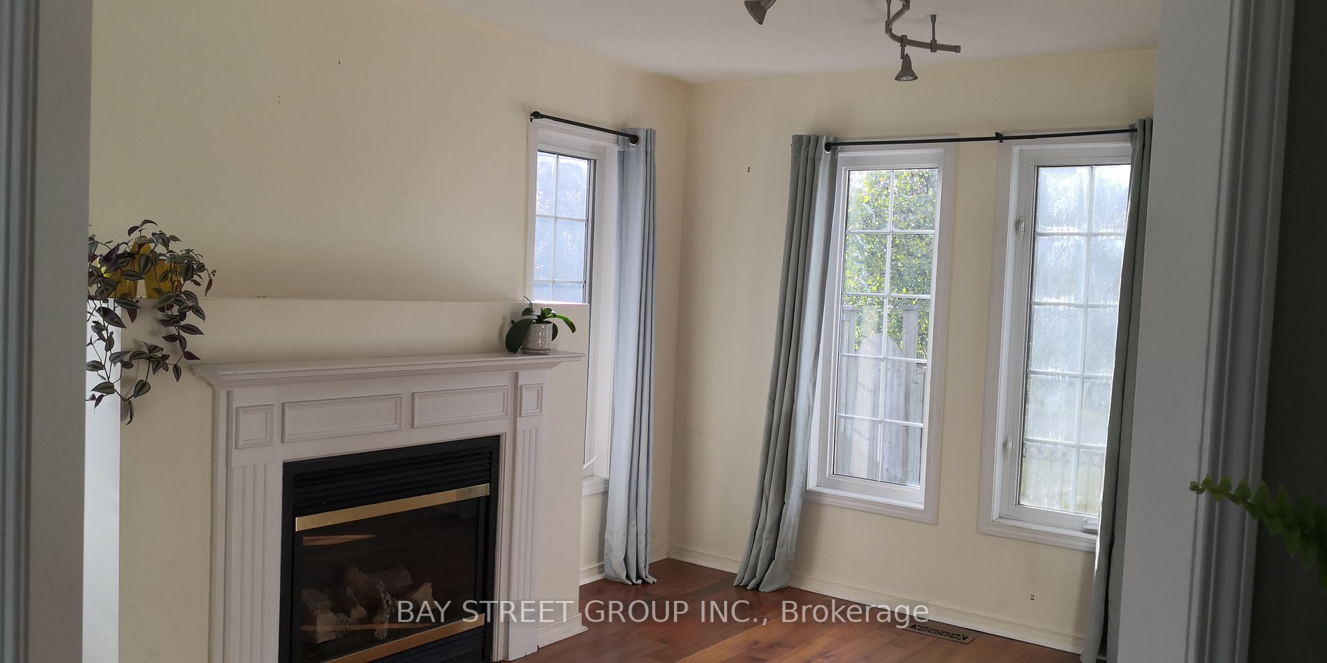 61 Portage Tr