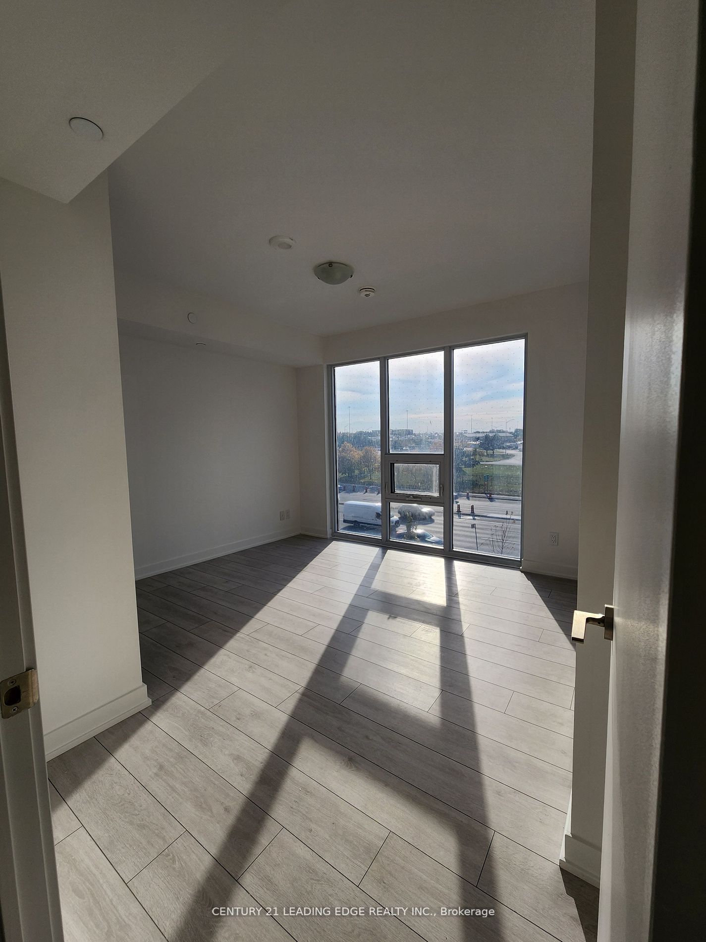 2033 Kennedy Rd, #303