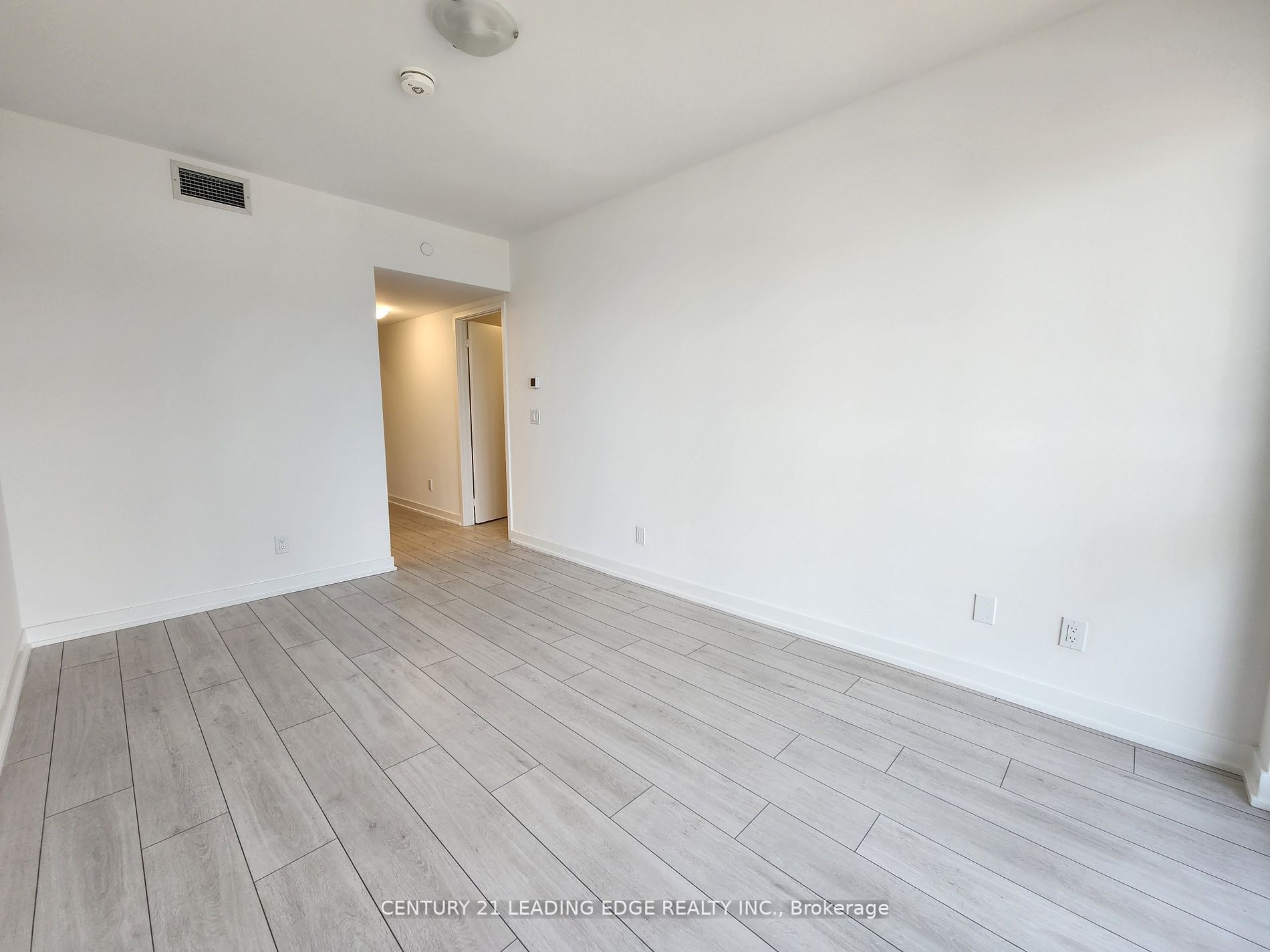 2033 Kennedy Rd, #303