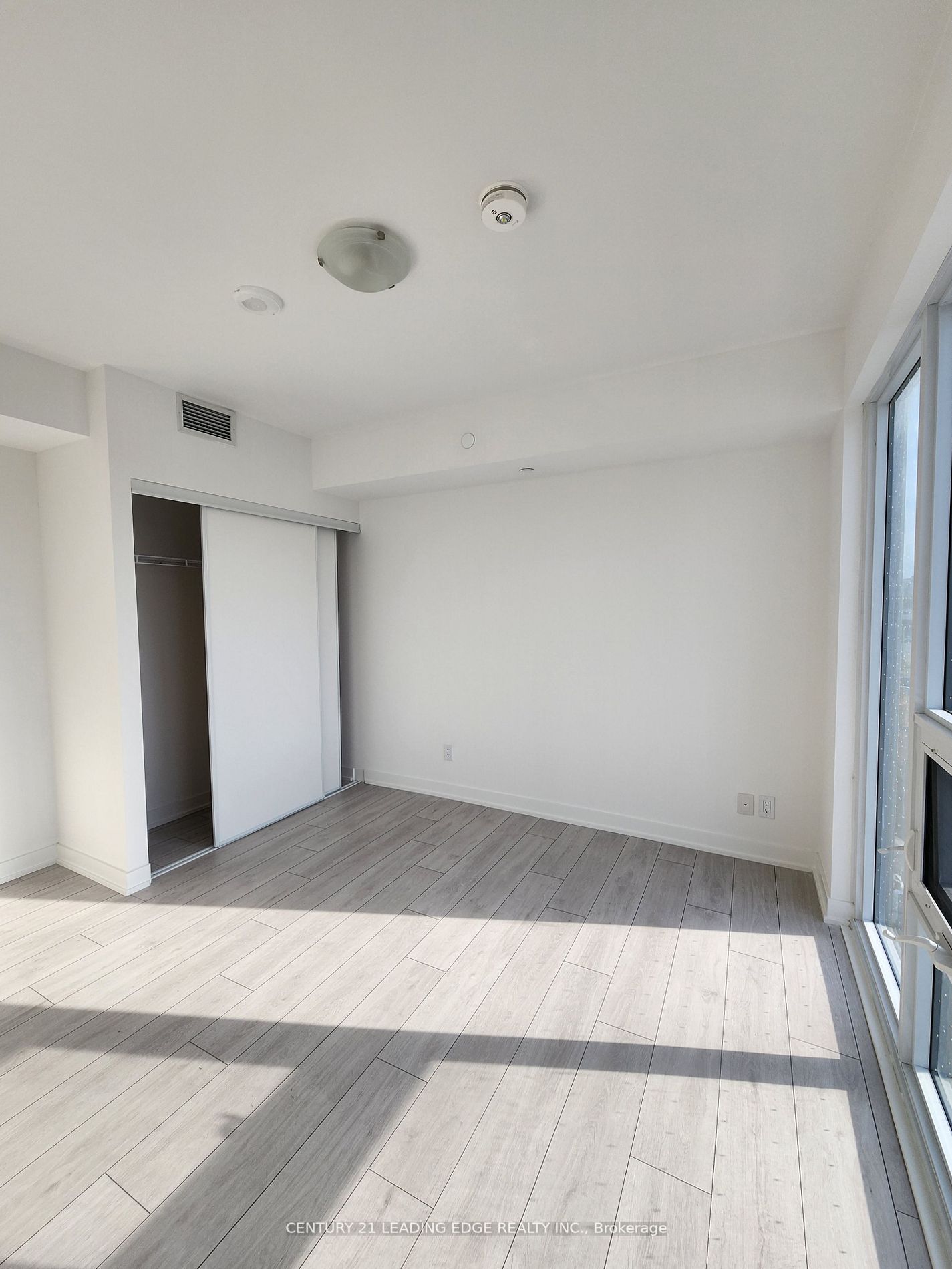 2033 Kennedy Rd, #303