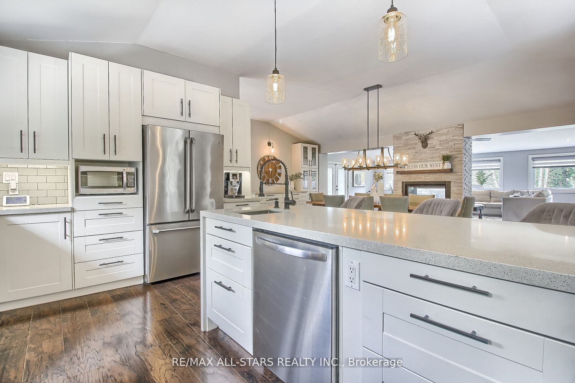215 Uxbridge Pickering Line