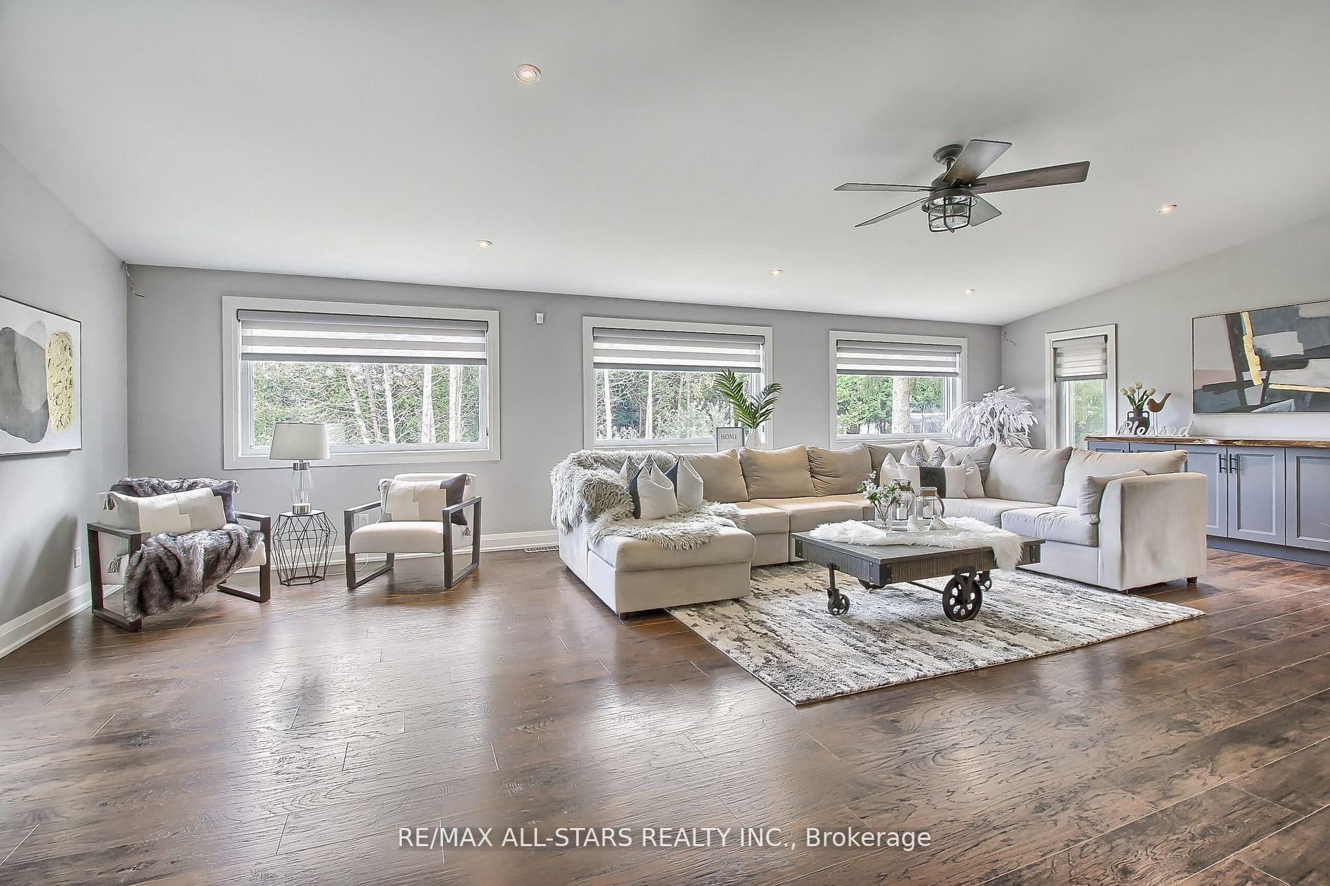 215 Uxbridge Pickering Line