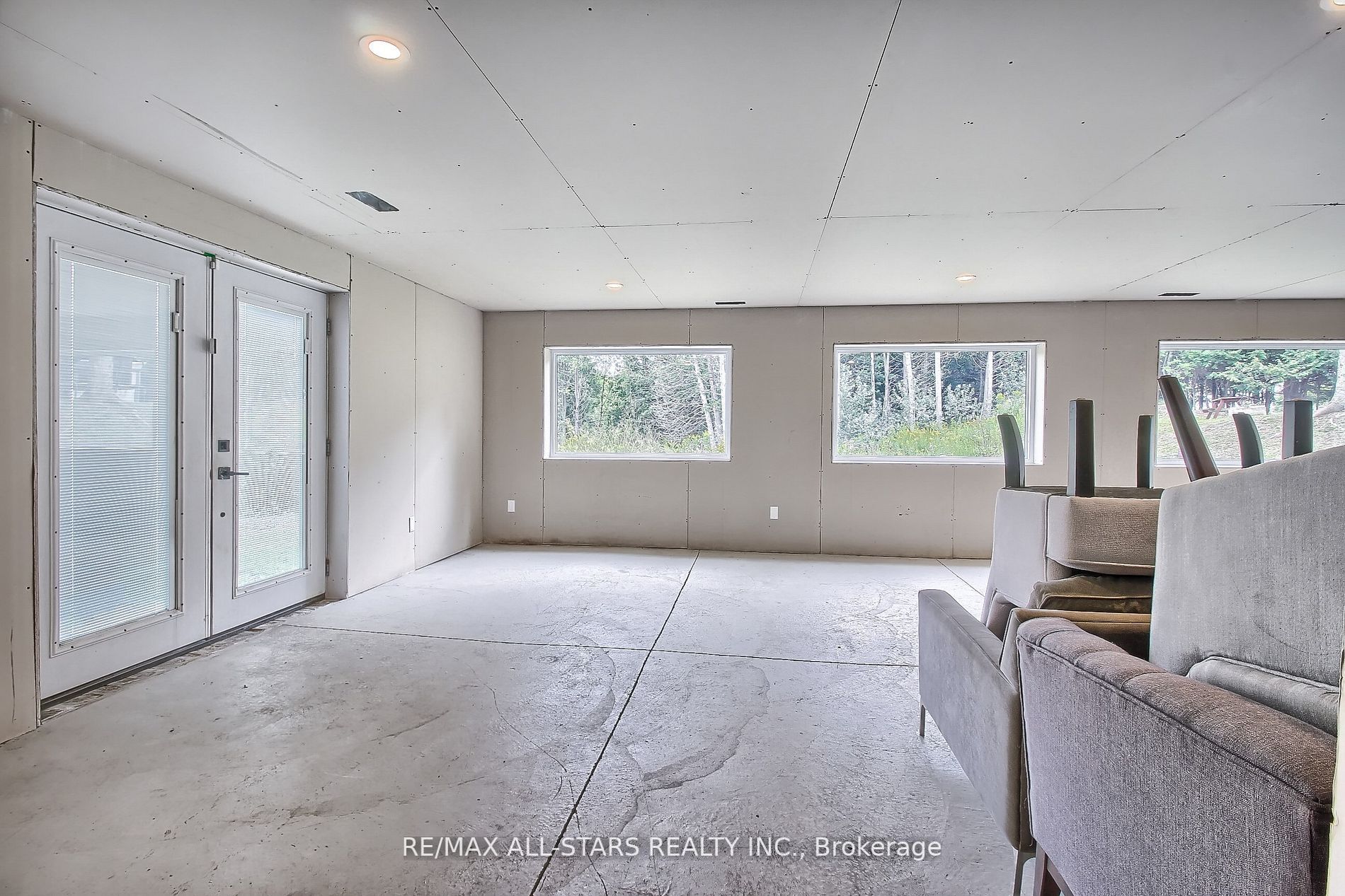 215 Uxbridge Pickering Line