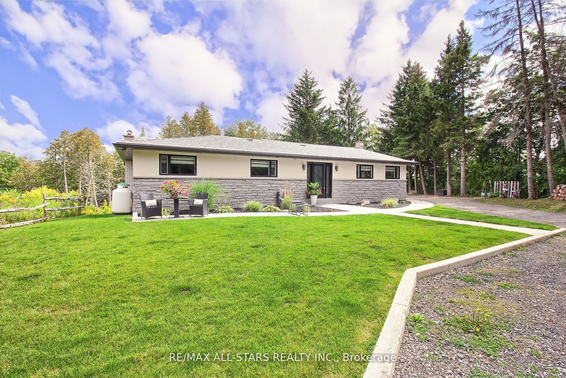 215 Uxbridge Pickering Line