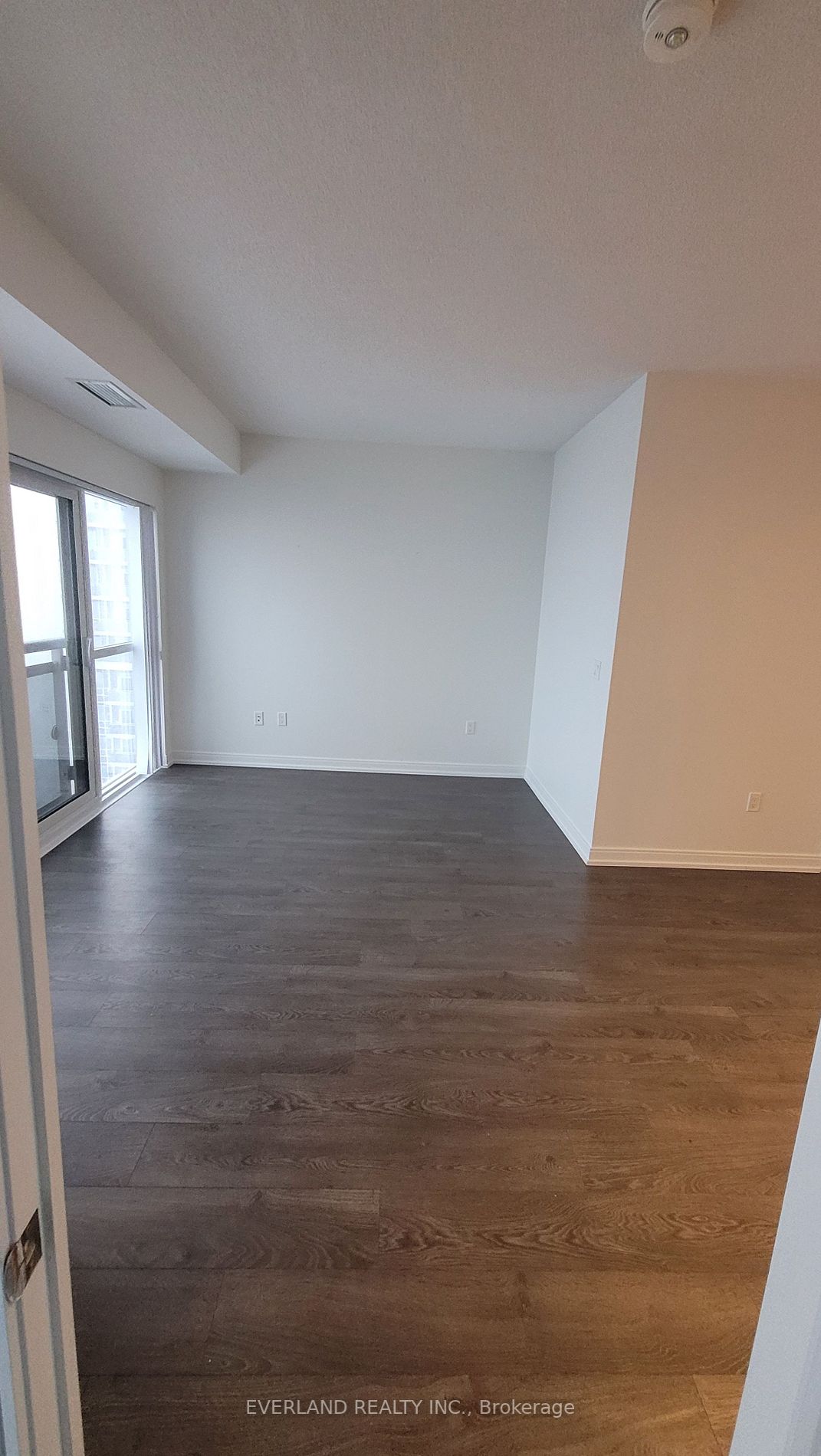 275 Village Green Sq, #3321