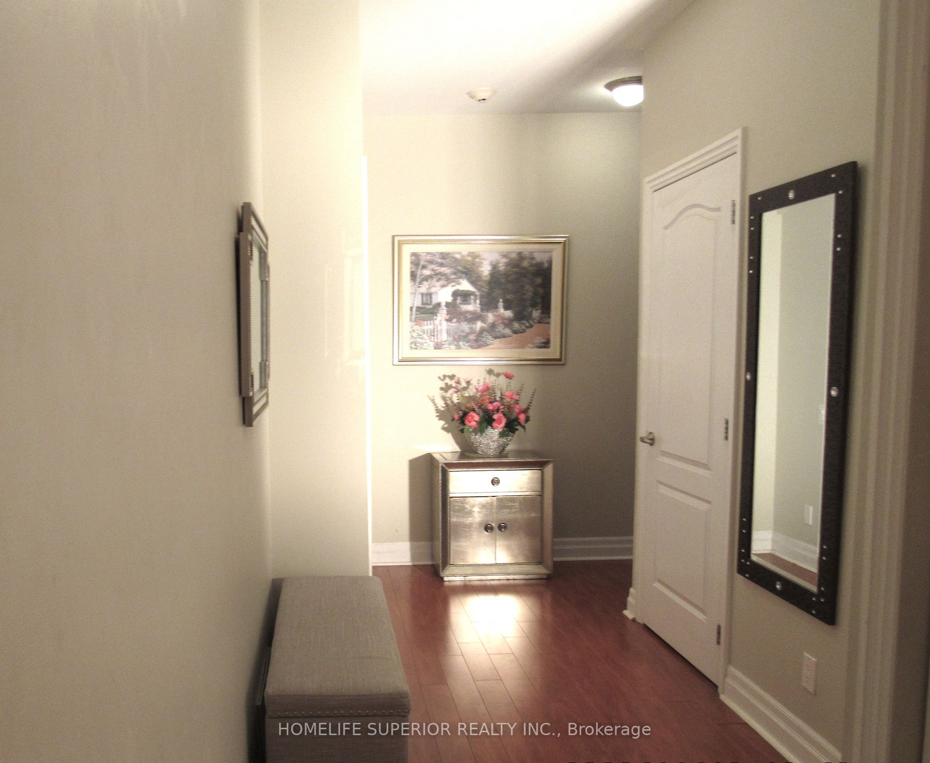 44 Bond St W, #403