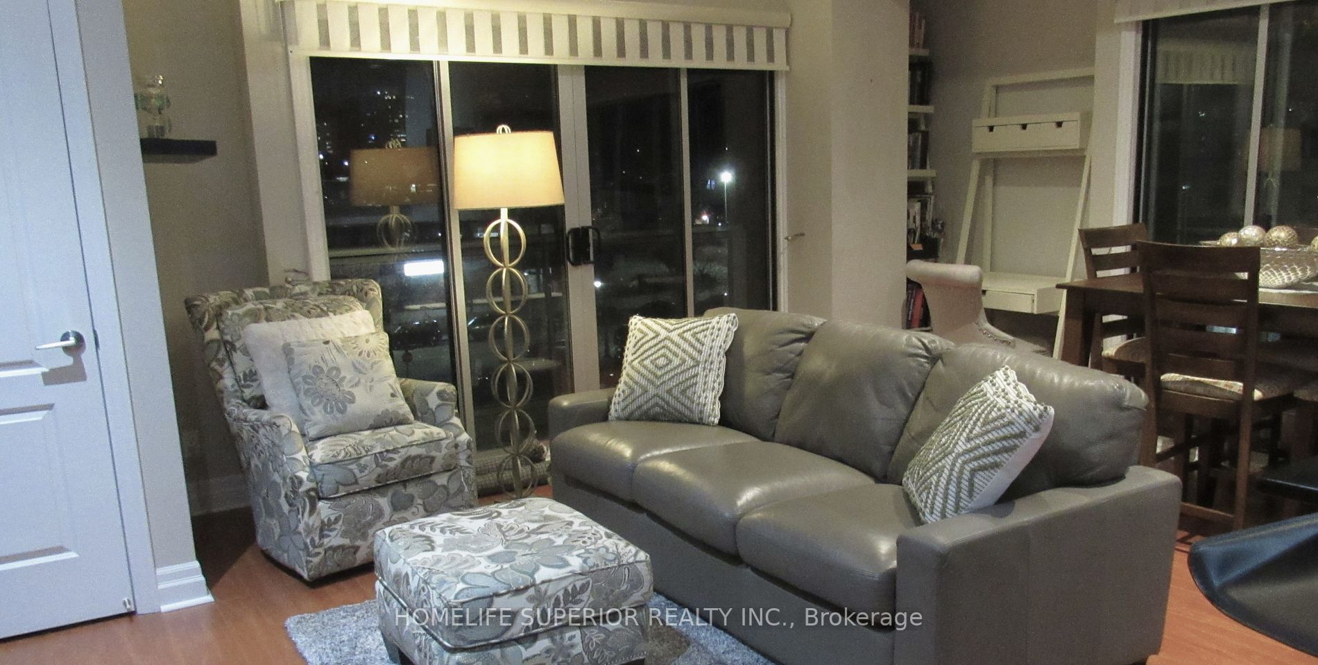 44 Bond St W, #403
