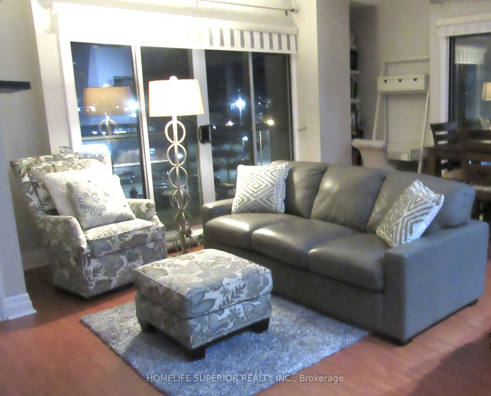 44 Bond St W, #403