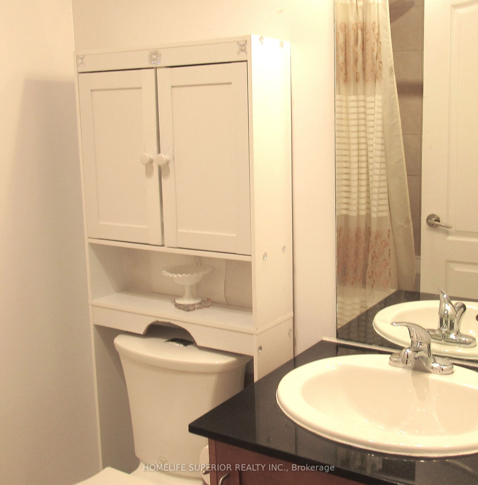 44 Bond St W, #403