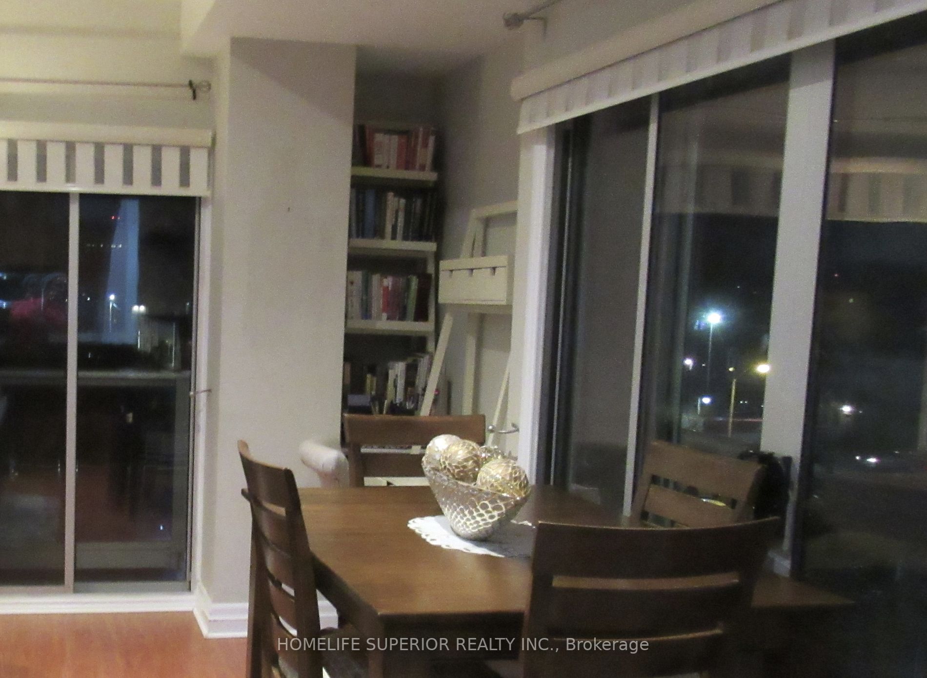 44 Bond St W, #403