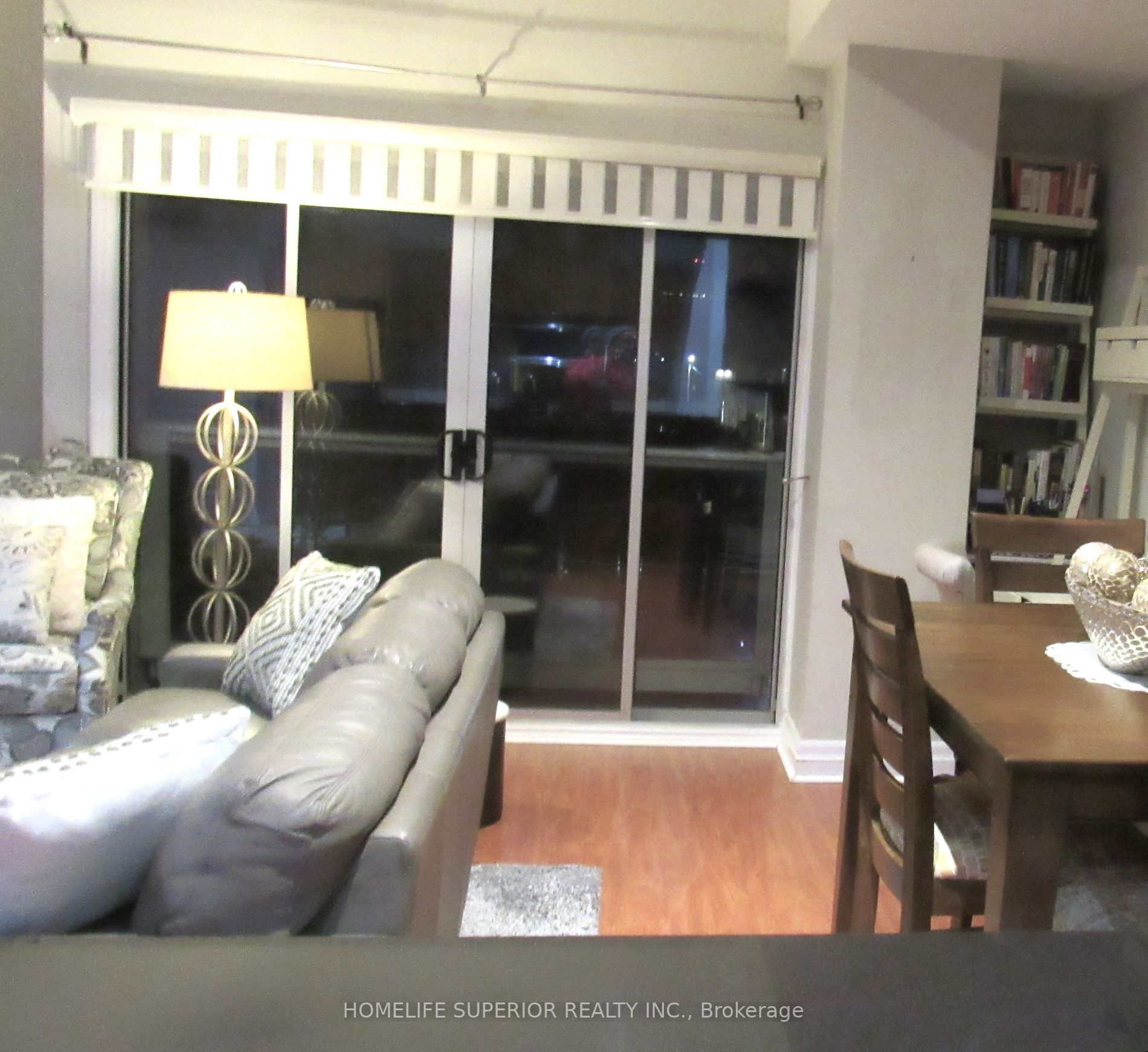 44 Bond St W, #403