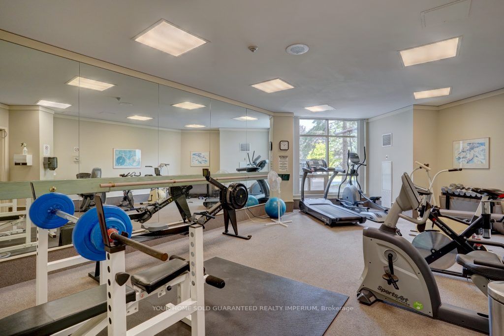 712 Rossland Rd E, #315