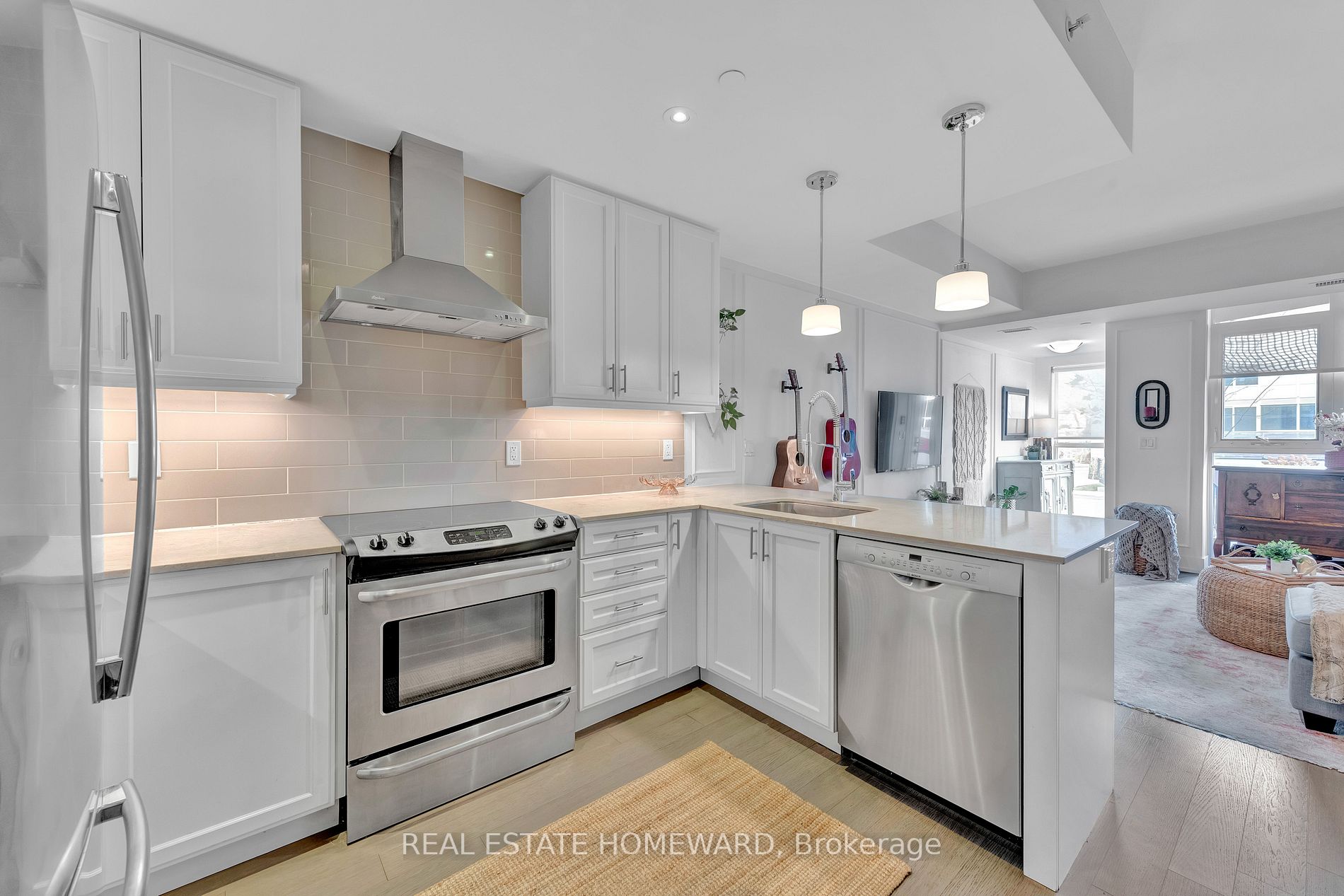 2A Queensbury Avenue, #102