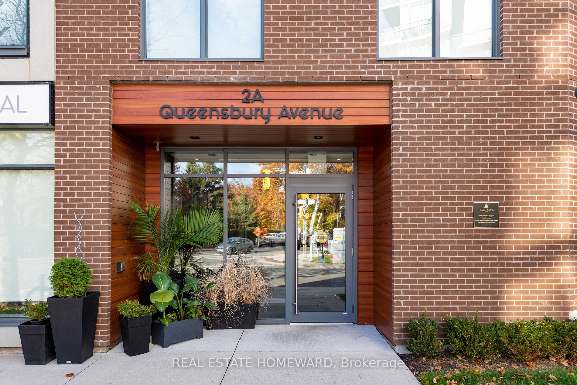 2A Queensbury Avenue, #102