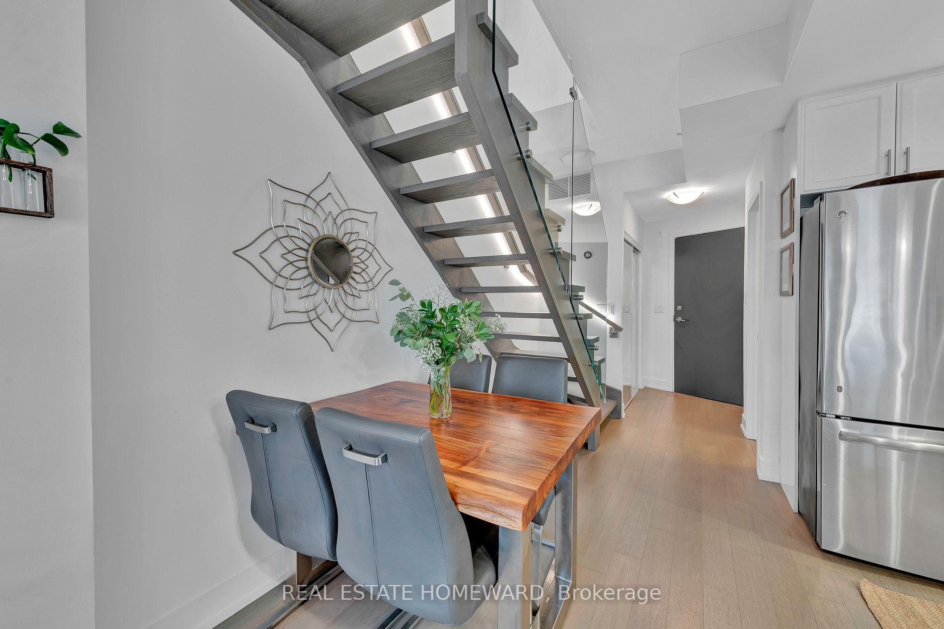 2A Queensbury Avenue, #102