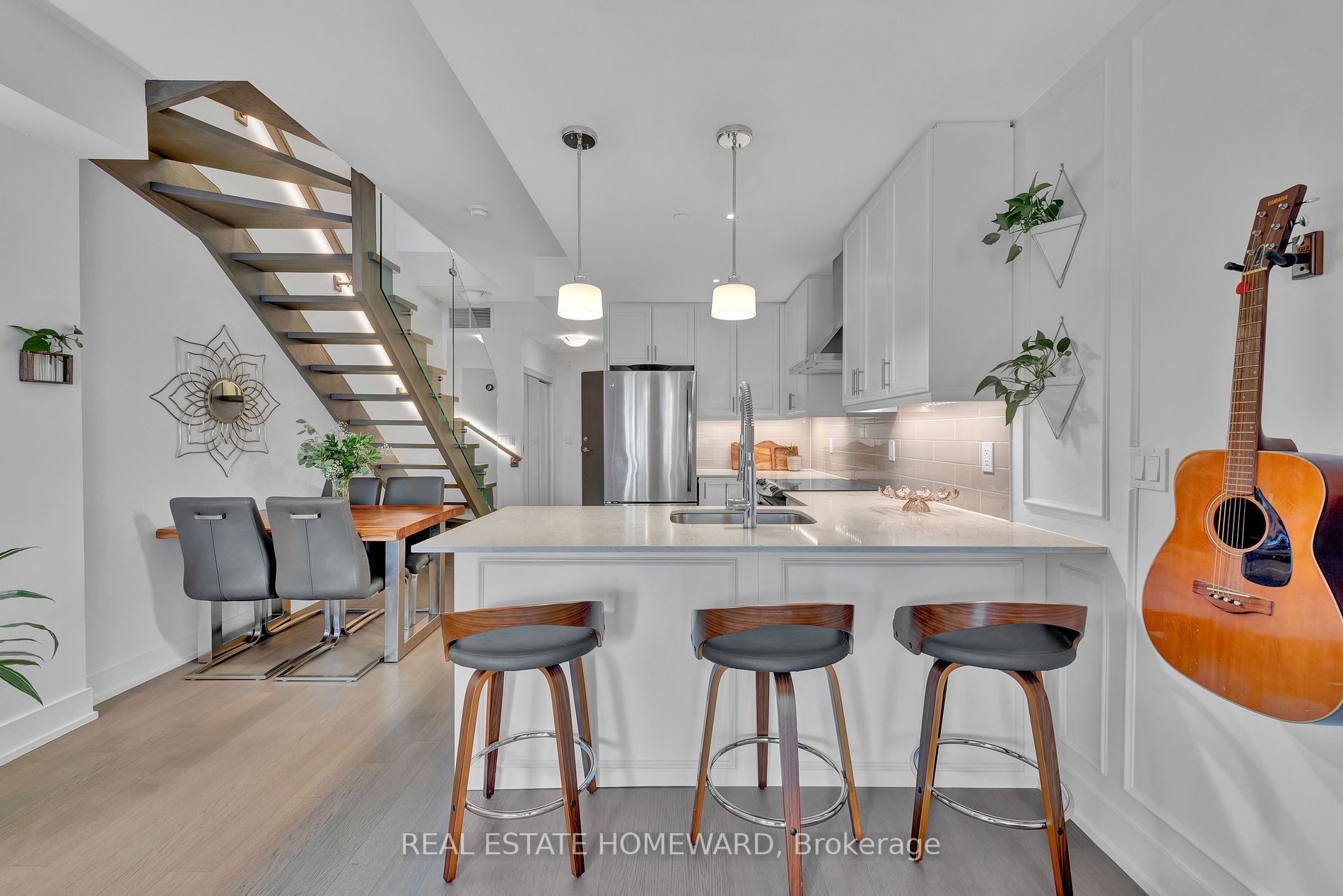 2A Queensbury Avenue, #102