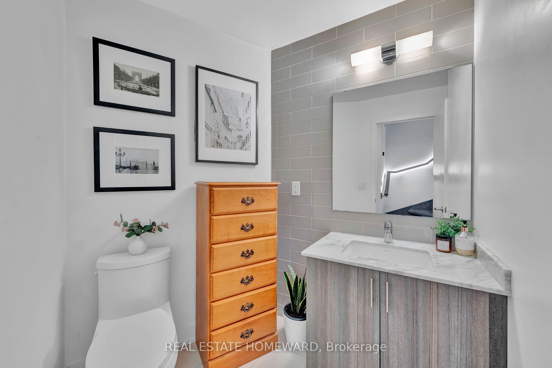 2A Queensbury Avenue, #102