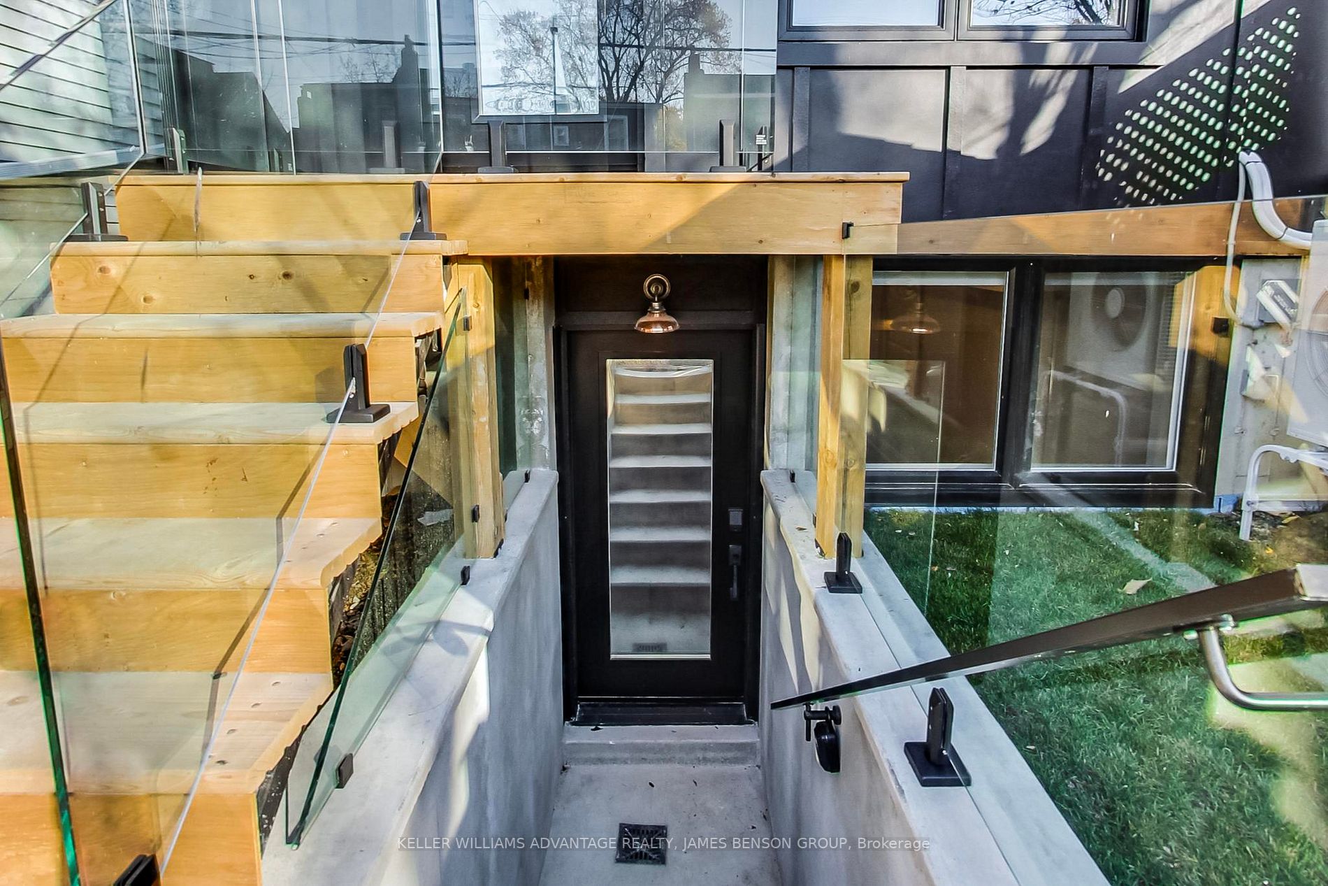 32 Galt Avenue, #Unit 1