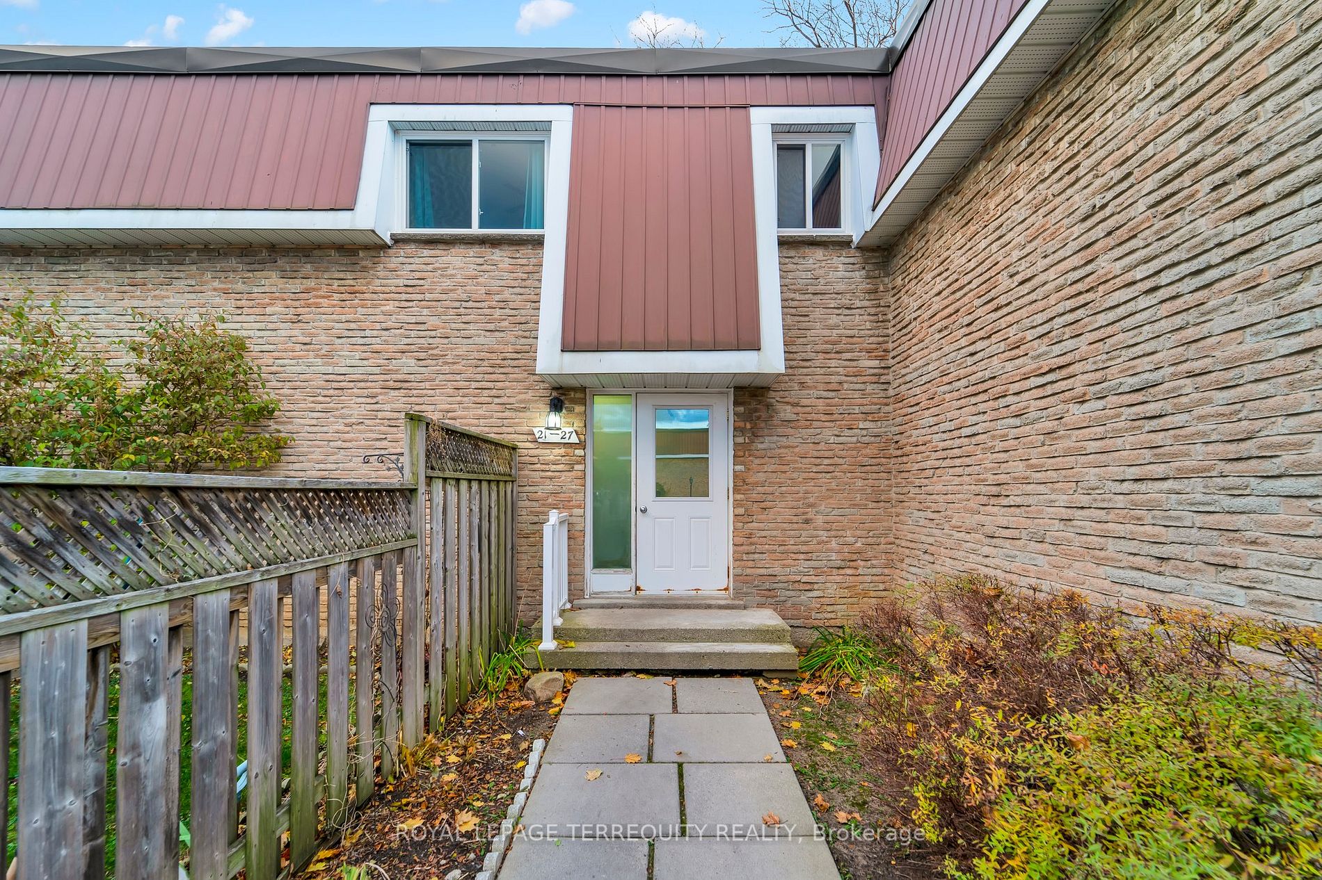 33 Taunton Rd E, #23